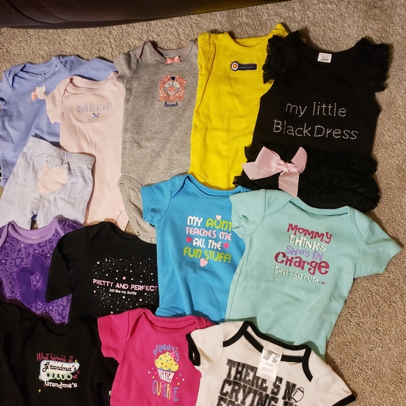 Girls 0-3 Month Lot - Picture 6 of 7